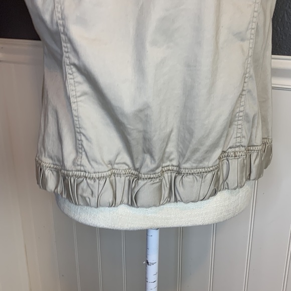 Light Cream Vest - Picture 7 of 7